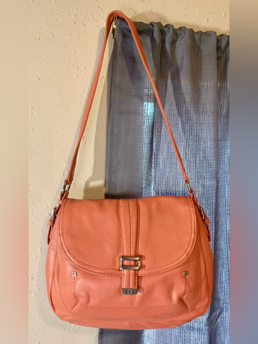 Vintage Liz Claiborne Coral Leather Shoulder Bag - Picture 4 of 12